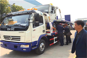 哈尔滨汽车道路救援拖车价格